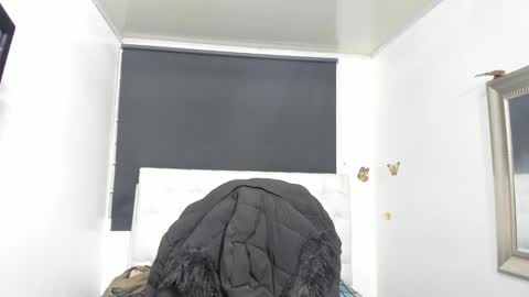 Evelyne online show from October 2025 02:56:02 AM