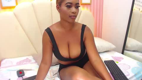 Snapshot of evelynheather_ chatting on October 2025 07:31:02 AM Saray online show from October 2025 07:31:02 AM