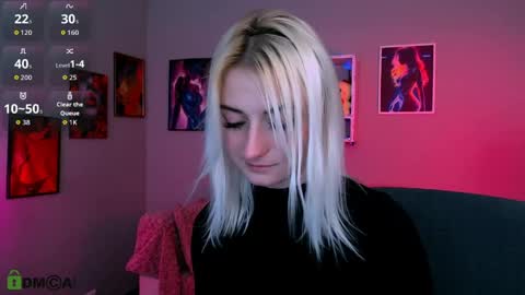 evelynlovelyy online show from April 2026 07:36:01 PM