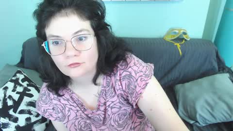 Everly online show from February 2025 07:07:01 AM