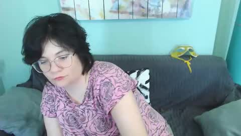 Everly online show from February 2025 10:37:02 AM