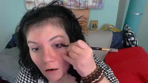 Everly online show from November 2025 04:25:01 AM