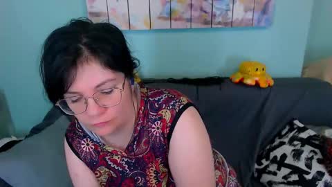Snapshot of everly_rays chatting on May 2026 08:44:02 AM Everly online show from May 2026 08:44:02 AM