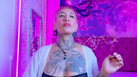 everlyn_sexx online show from February 2026 11:39:02 AM