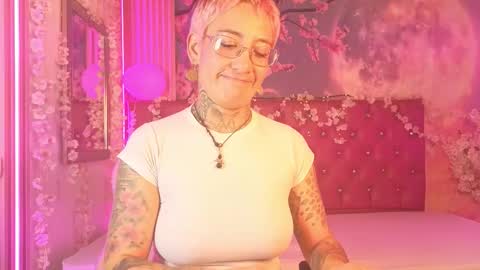 everlyn_sexx online show from February 2026 04:08:01 PM