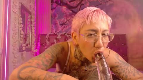 everlyn_sexx online show from March 2026 01:29:02 PM
