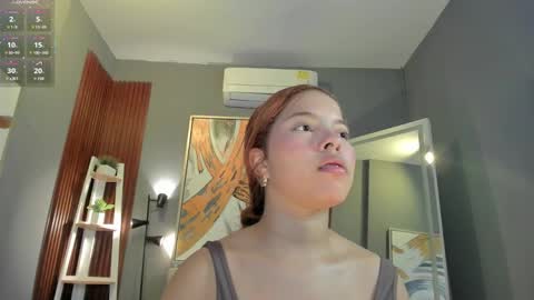 Sophia online show from December 2025 07:53:01 PM