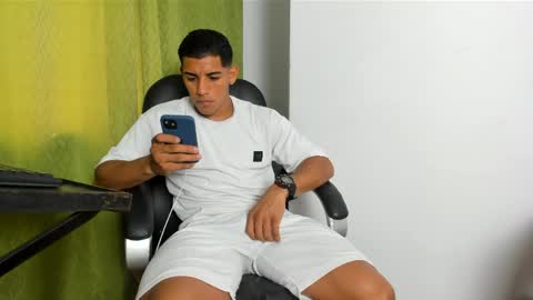 Snapshot of evessinn chatting on April 2026 06:46:02 PM luis online show from April 2026 06:46:02 PM