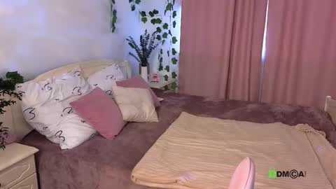evi_brook online show from September 2025 09:47:02 AM