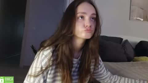 evi_woow online show from November 2025 09:39:02 PM