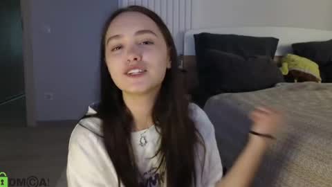 evi_woow online show from April 2026 10:18:01 PM