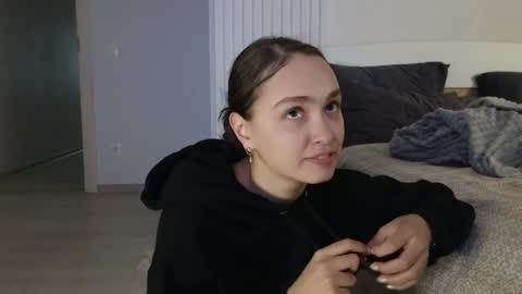 evi_woow online show from April 2026 10:16:01 PM