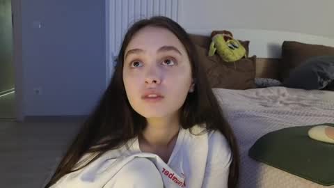 evi_woow online show from April 2026 08:39:02 PM