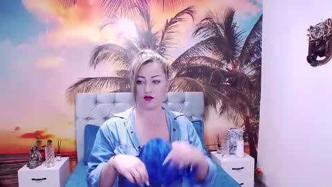 Evia online show from November 2025 01:39:02 AM