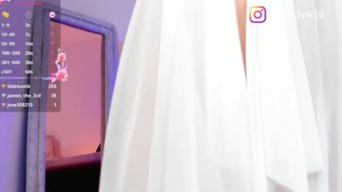 Snapshot of evie_clark_ chatting on January 2025 11:08:01 PM My name is Evie nice to meet you really get to know me better private is open online show from January 2025 11:08:01 PM