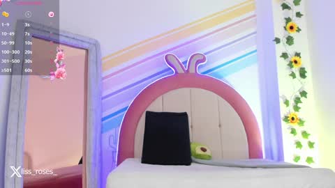 Snapshot of evie_clark_ chatting on January 2025 08:36:01 PM My name is Evie nice to meet you really get to know me better private is open online show from January 2025 08:36:01 PM