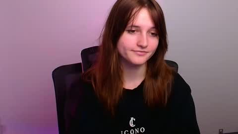 Evie online show from November 2025 01:56:02 PM