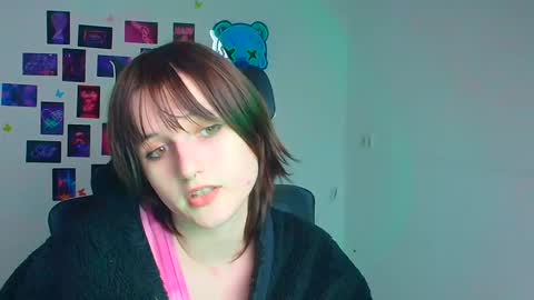 Evie online show from December 2025 10:07:01 PM