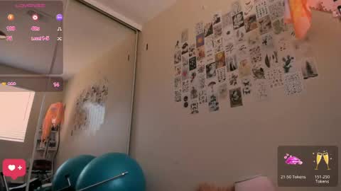 Snapshot of evie_luna chatting on May 2026 07:52:02 PM Evie Luna online show from May 2026 07:52:02 PM