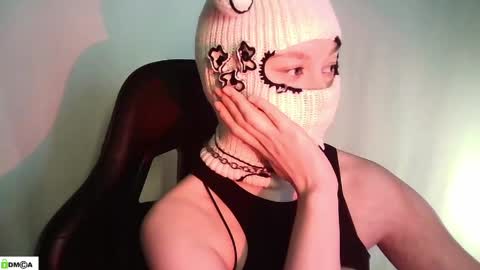 Renesme White Im here from Monday to Friday online show from May 2026 01:32:02 AM