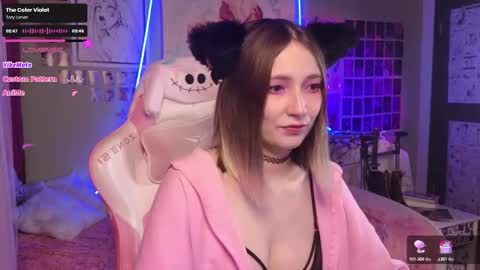 Evie online show from November 2025 01:08:02 AM