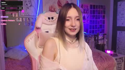 Evie online show from November 2025 09:18:01 PM