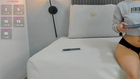 evony_beckerr online show from December 2025 11:17:01 AM