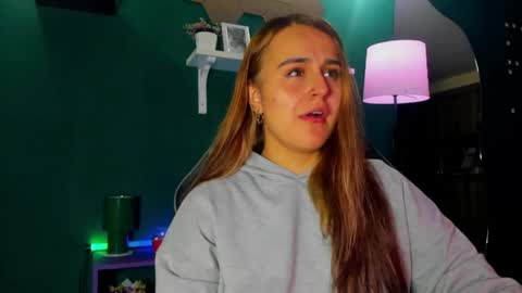 EVY online show from May 2026 02:18:01 AM
