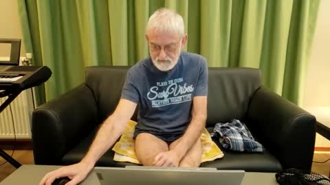 Naaktloper online show from January 2026 05:27:02 PM