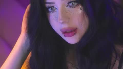 Alyson online show from January 2026 08:01:01 PM