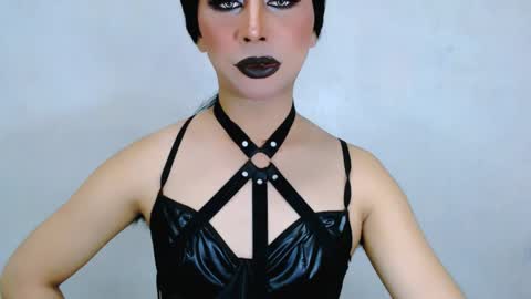 Snapshot of expensive_elise chatting on May 2026 09:03:01 AM expensive_elise online show from May 2026 09:03:01 AM