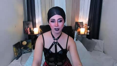 Snapshot of expensive_elise chatting on May 2026 04:45:01 PM expensive_elise online show from May 2026 04:45:01 PM