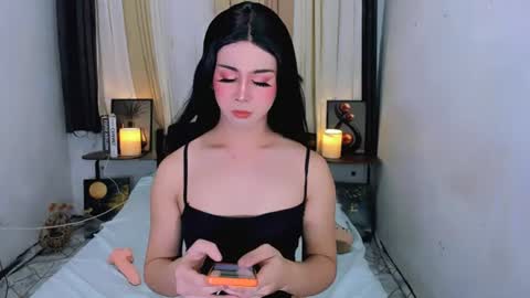 expensive_elise online show from June 2026 10:39:01 AM