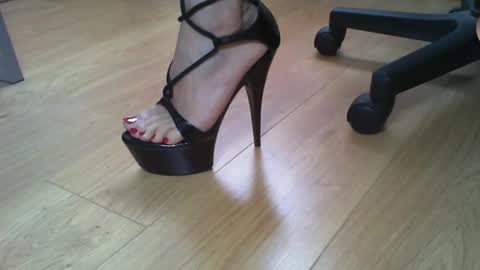 Snapshot of exquisite_elise chatting on October 2025 01:23:02 PM Elise online show from October 2025 01:23:02 PM