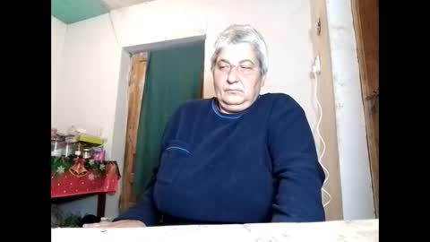 Snapshot of exquisitemature chatting on October 2025 06:39:01 PM ExquisiteMature online show from October 2025 06:39:01 PM