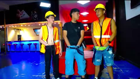 extrangers online show from October 2025 07:26:02 PM