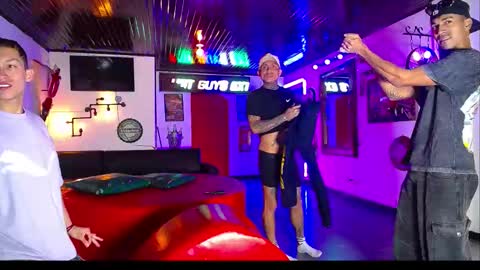 extrangers online show from February 2026 12:15:01 PM