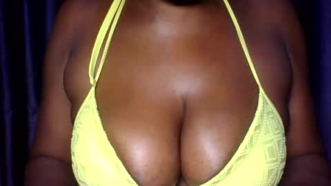 Snapshot of extremelywetgirl_ chatting on April 2026 05:05:01 AM extremelywetgirl_ online show from April 2026 05:05:01 AM