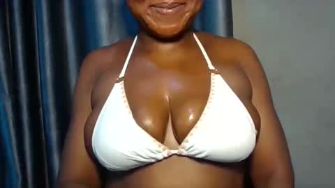 Snapshot of extremelywetgirl_ chatting on April 2026 05:25:02 PM extremelywetgirl_ online show from April 2026 05:25:02 PM