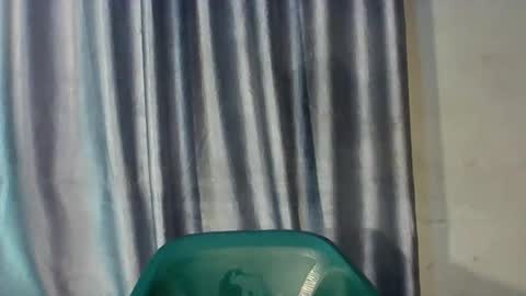 Snapshot of extremelywetgirl_ chatting on April 2026 06:19:01 AM extremelywetgirl_ online show from April 2026 06:19:01 AM