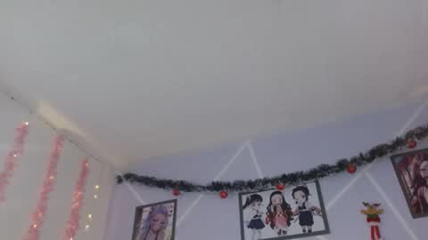 eyes_moonn online show from December 2025 12:48:01 AM