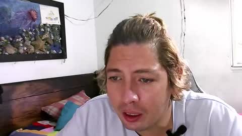 eyesgreenman online show from December 2025 03:17:01 PM