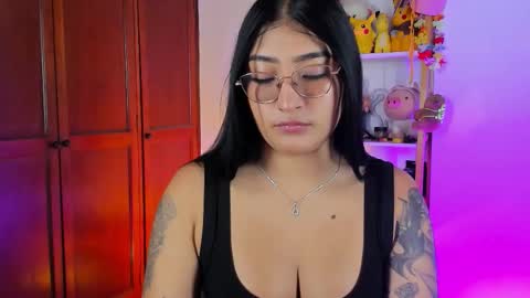 Snapshot of eymy_hadid_ chatting on January 2026 09:05:02 PM Emily online show from January 2026 09:05:02 PM