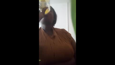 Snapshot of eyshaexotii chatting on December 2025 04:45:02 PM eyshaexotii online show from December 2025 04:45:02 PM