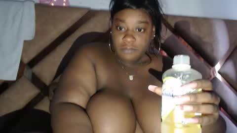 Snapshot of eyshaexotii chatting on December 2025 01:51:01 PM eyshaexotii online show from December 2025 01:51:01 PM