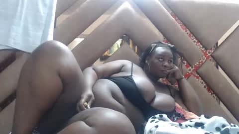 Snapshot of eyshaexotii chatting on February 2026 05:04:01 AM eyshaexotii online show from February 2026 05:04:01 AM