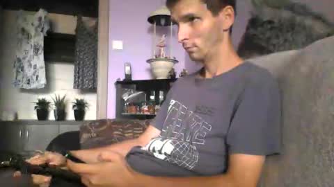 Snapshot of ezel004 chatting on September 2025 01:32:01 PM ezel004 online show from September 2025 01:32:01 PM