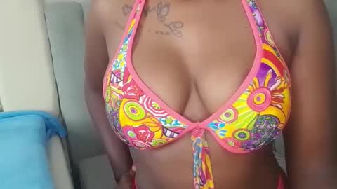 LieonEss online show from January 2026 06:16:01 AM