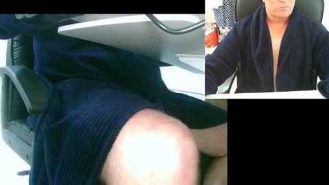 Snapshot of ezondi1 chatting on January 2025 10:08:02 PM EZONDI online show from January 2025 10:08:02 PM