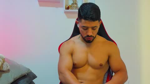 Ezzio Scolaro online show from September 2025 01:49:01 AM